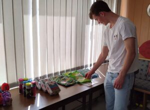 Bild 3 Geschenkeausgabe